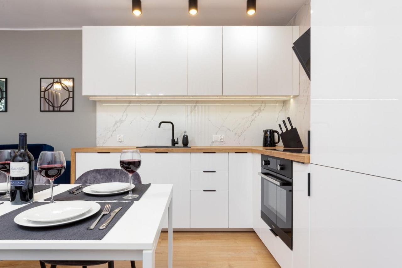 Beautiful Two-Bedroom Apartment Warsaw Bielany By Noclegi Renters Esterno foto