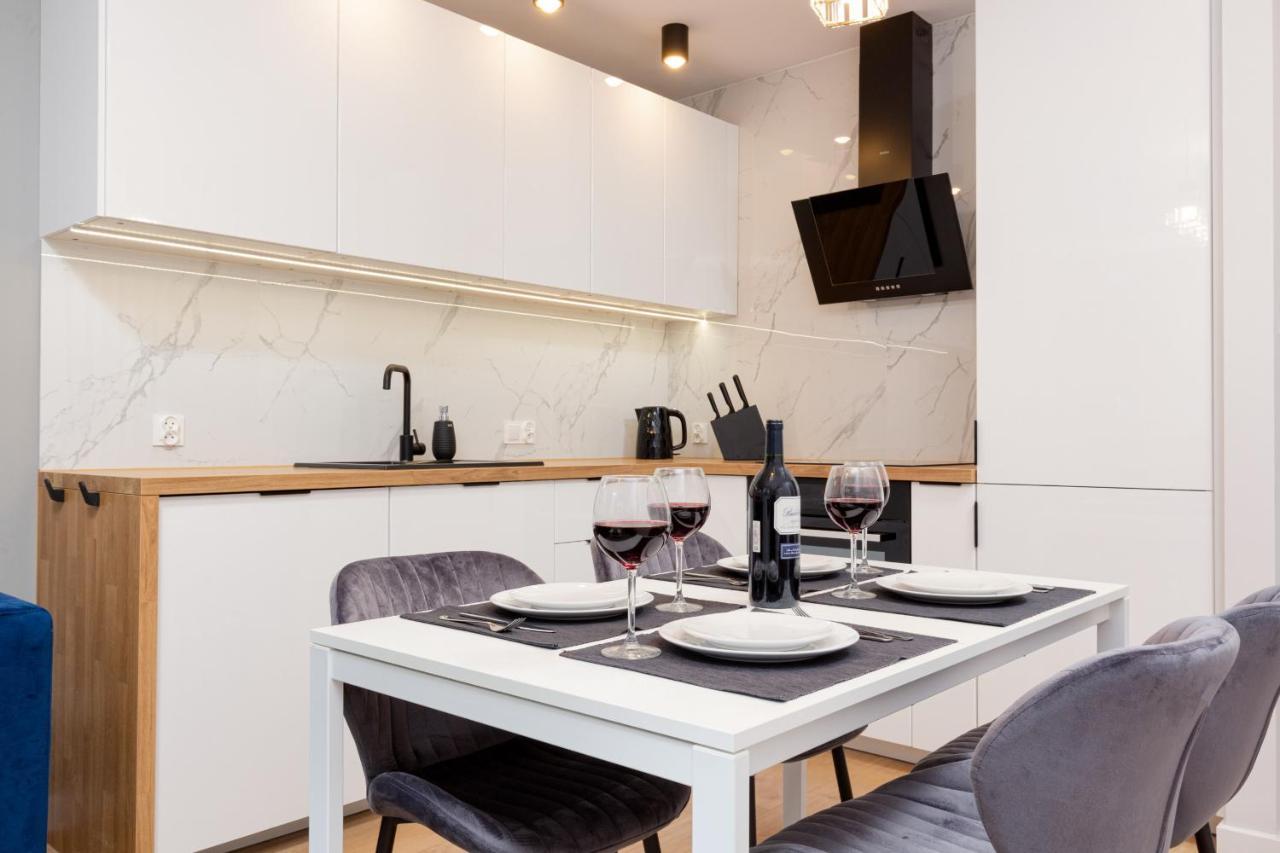 Beautiful Two-Bedroom Apartment Warsaw Bielany By Noclegi Renters Esterno foto