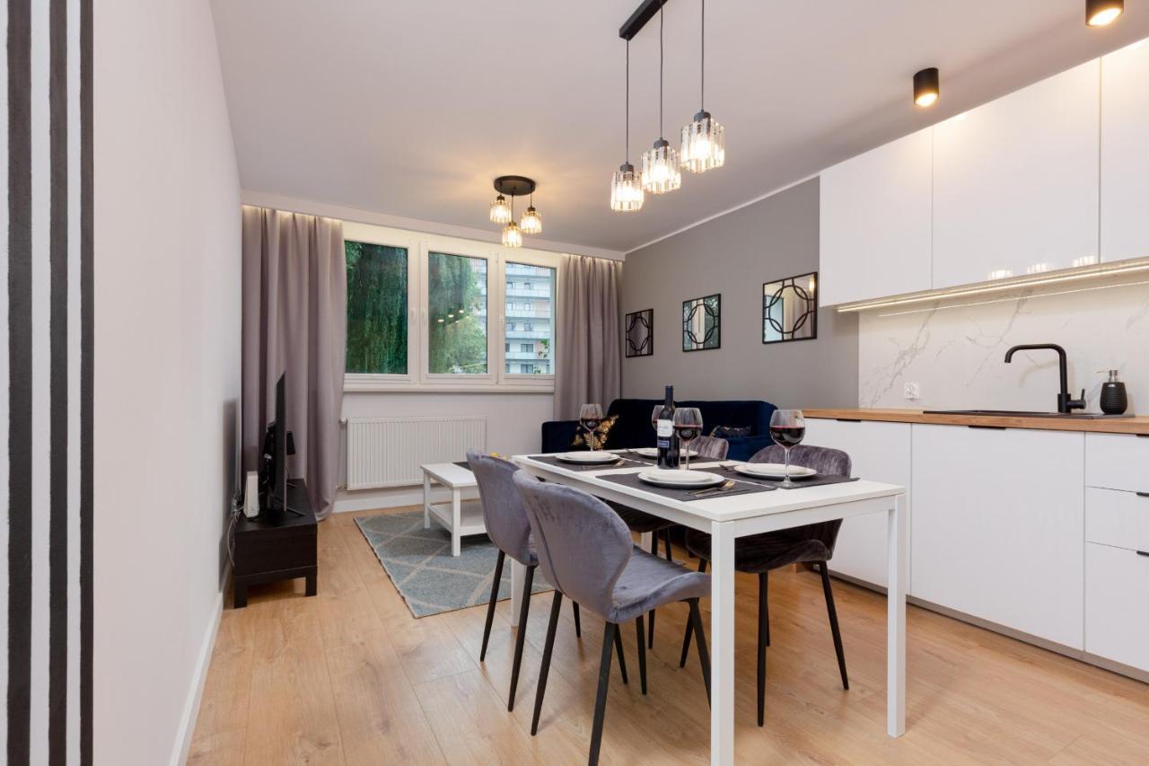Beautiful Two-Bedroom Apartment Warsaw Bielany By Noclegi Renters Esterno foto