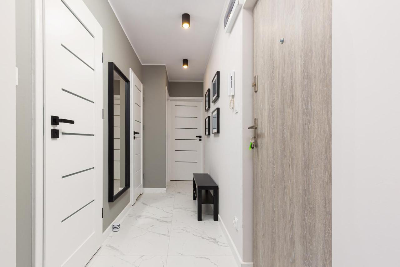 Beautiful Two-Bedroom Apartment Warsaw Bielany By Noclegi Renters Esterno foto
